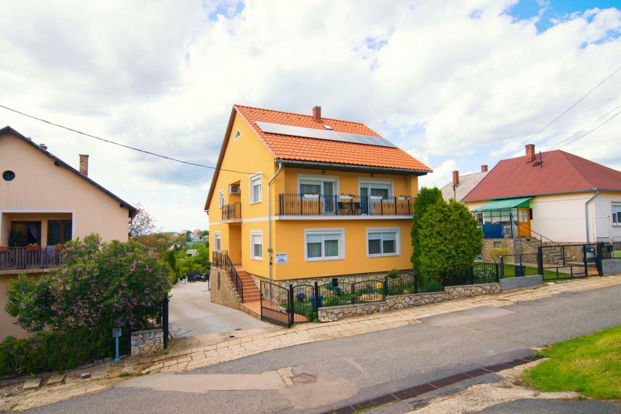 Oeskarszt Apartman Urkut エクステリア 写真