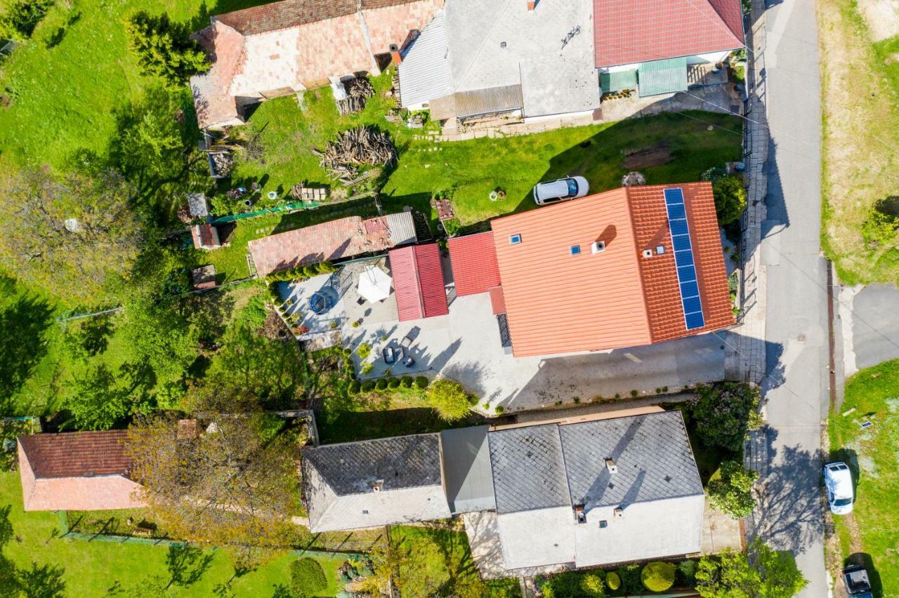 Oeskarszt Apartman Urkut エクステリア 写真