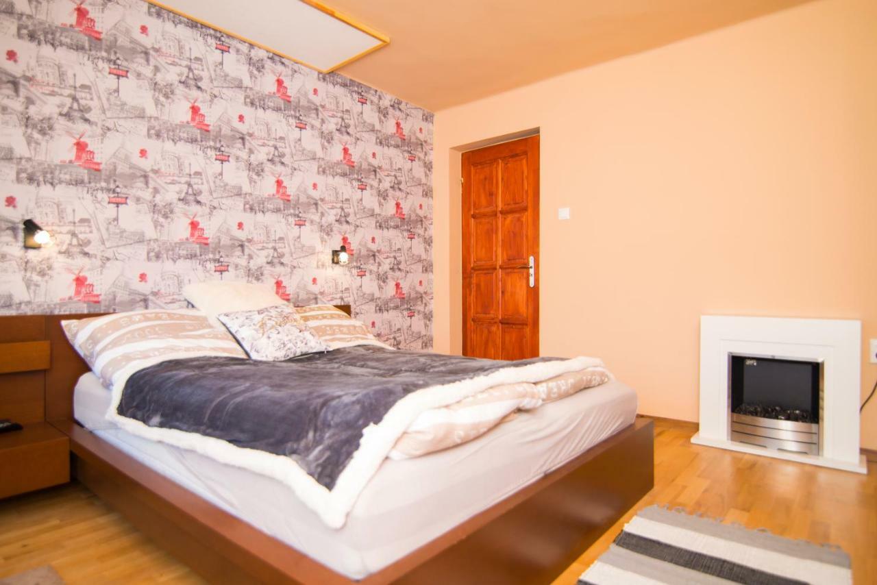 Oeskarszt Apartman Urkut エクステリア 写真